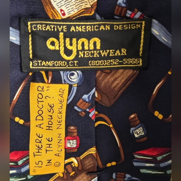 Alynn Mens "Is There A Doctor In The House" Silk Tie - Picture 4 of 9